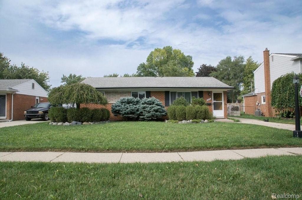 8465 Tinkler Road, Sterling Heights, MI 48312
