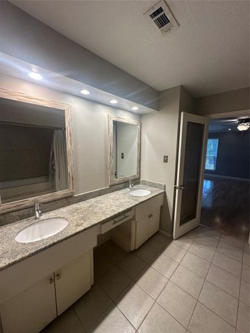 10005 Kemp Forest Drive, Houston, TX 77080