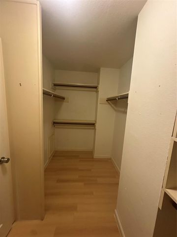 10005 Kemp Forest Drive, Houston, TX 77080