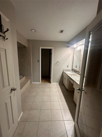 10005 Kemp Forest Drive, Houston, TX 77080