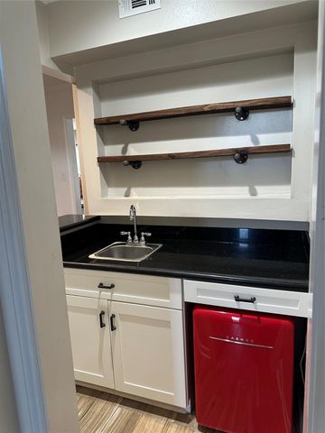 10005 Kemp Forest Drive, Houston, TX 77080