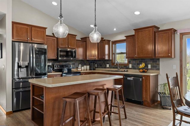 W6220 SHERWOOD POINT COURT, Greenville, WI 54942