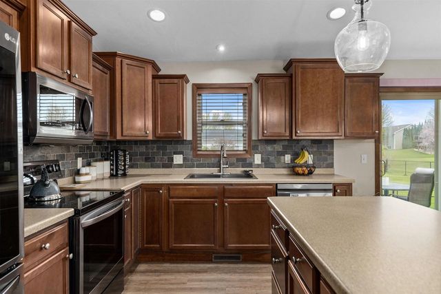 W6220 SHERWOOD POINT COURT, Greenville, WI 54942