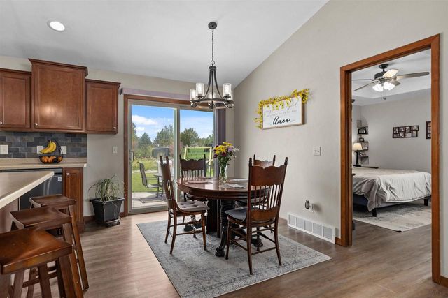 W6220 SHERWOOD POINT COURT, Greenville, WI 54942