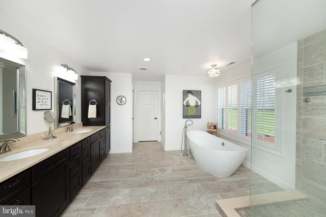 4061 SAWMILL RD, Doylestown, PA 18902
