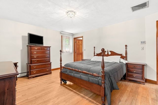 12 Landers Rd, Stoneham, MA 02180