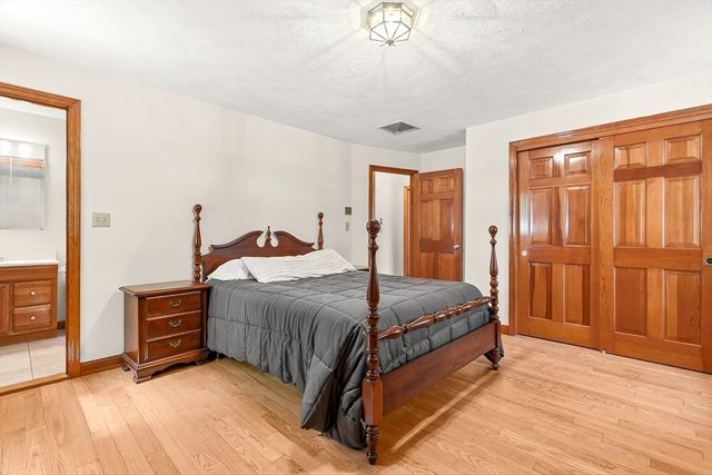12 Landers Rd, Stoneham, MA 02180