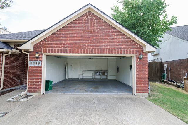 4315 Elgin Court, Grand Prairie, TX 75052