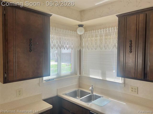 31221 Westfield Street, Livonia, MI 48150