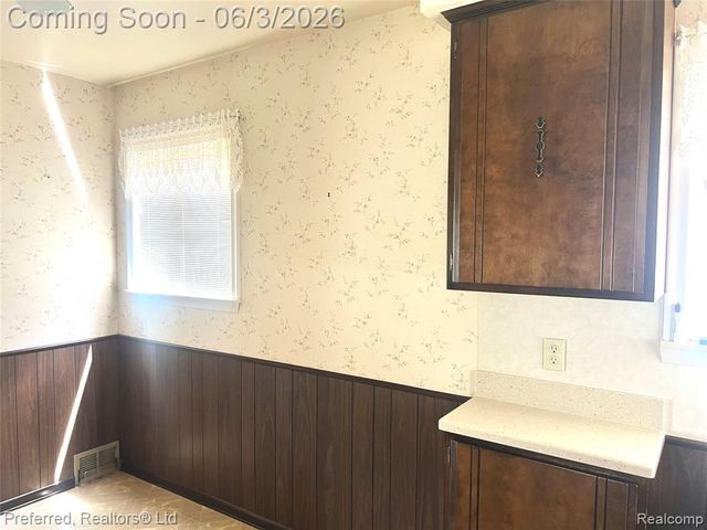 31221 Westfield Street, Livonia, MI 48150