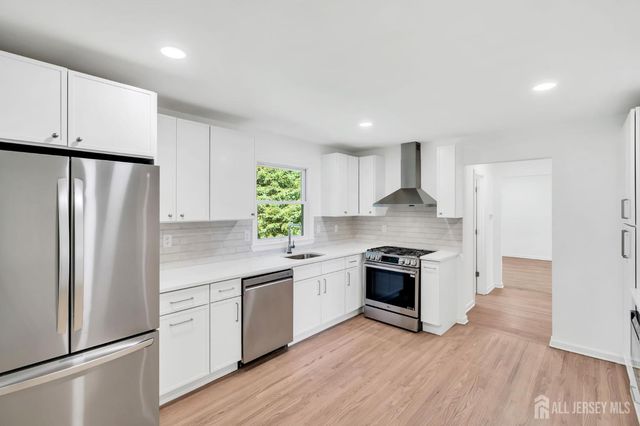 6 Conover Court, East Brunswick, NJ 08816