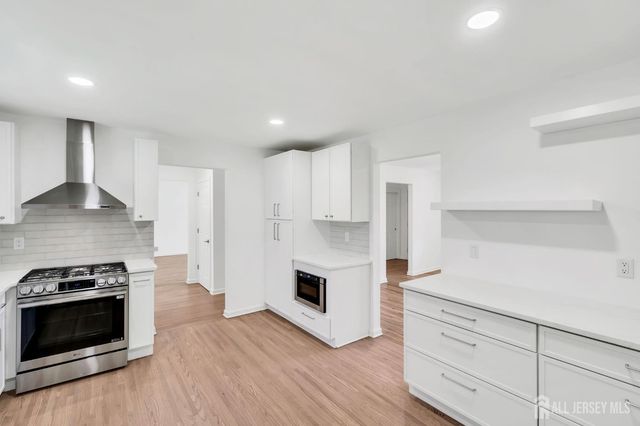 6 Conover Court, East Brunswick, NJ 08816