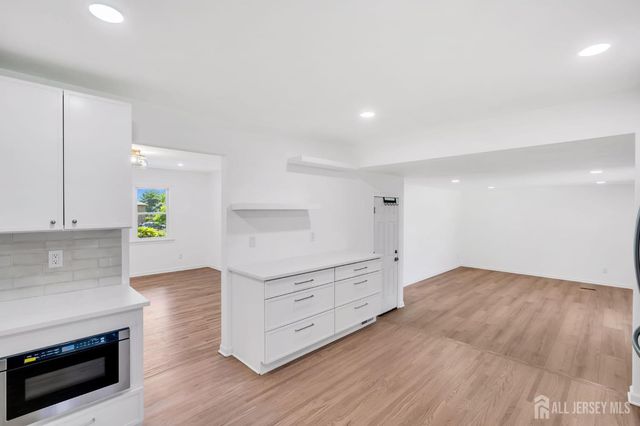 6 Conover Court, East Brunswick, NJ 08816