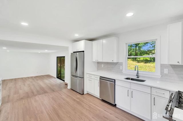 6 Conover Court, East Brunswick, NJ 08816