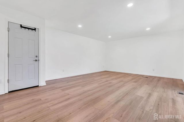 6 Conover Court, East Brunswick, NJ 08816