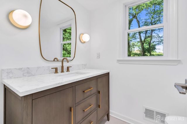6 Conover Court, East Brunswick, NJ 08816