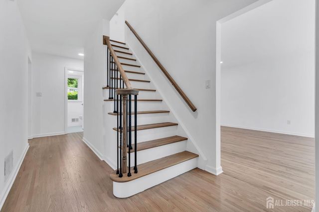 6 Conover Court, East Brunswick, NJ 08816