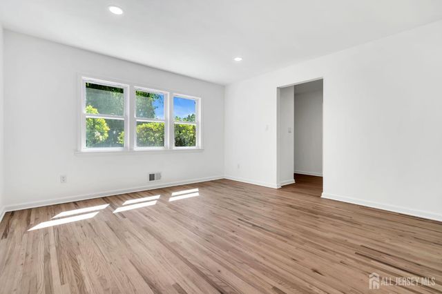 6 Conover Court, East Brunswick, NJ 08816