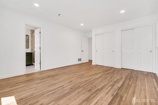 6 Conover Court, East Brunswick, NJ 08816