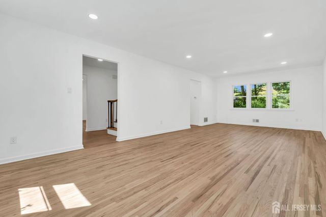 6 Conover Court, East Brunswick, NJ 08816