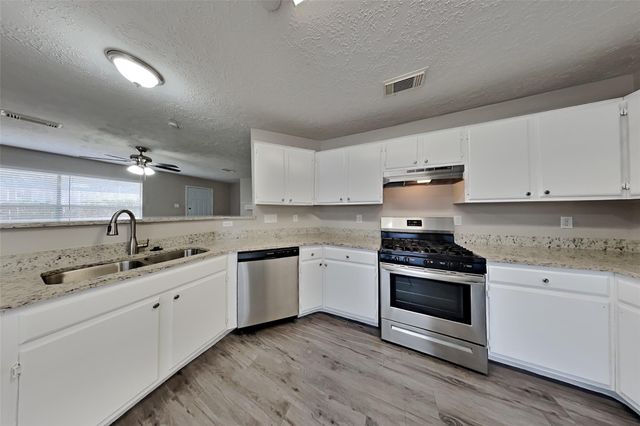 2908 Piccadilly Circus Street, Pearland, TX 77581