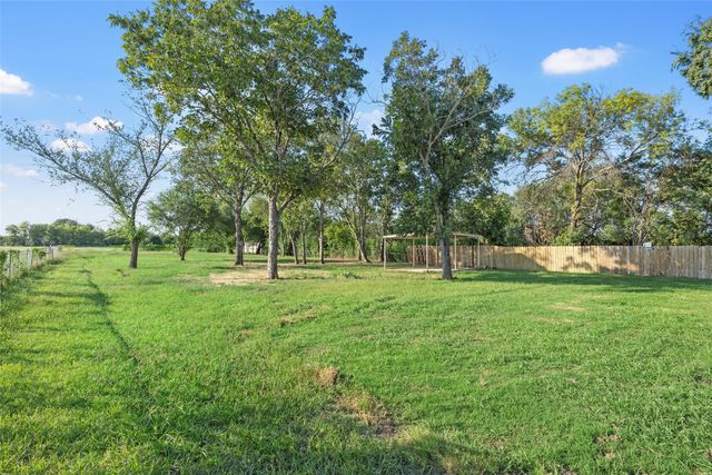 1929 GURLEY Lane, Waco, TX 76706