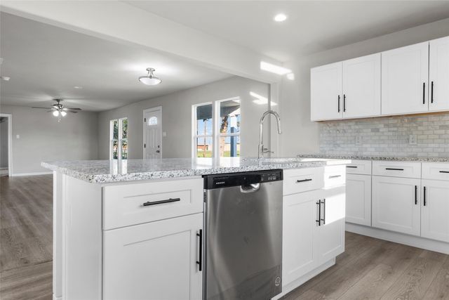 1929 GURLEY Lane, Waco, TX 76706