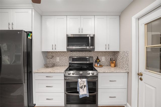 8140 NW 48TH LANE, Ocala, FL 34482