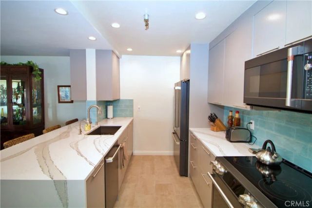 230 S Catalina Avenue 107, Redondo Beach, CA 90277