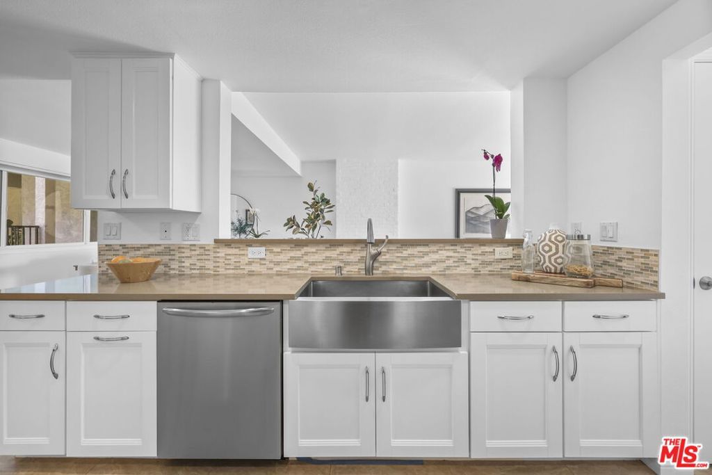 2677 Centinela Avenue 203, Santa Monica, CA 90405 — photo 4