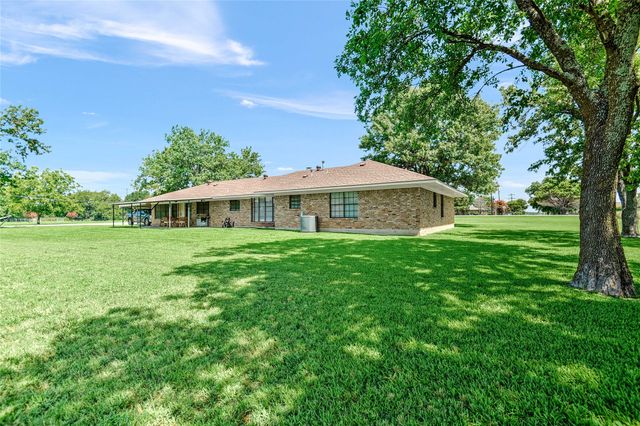 27160 State Highway 56, Whitesboro, TX 76273