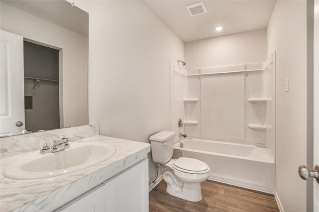 881 Road 590114, Cleveland, TX 77327