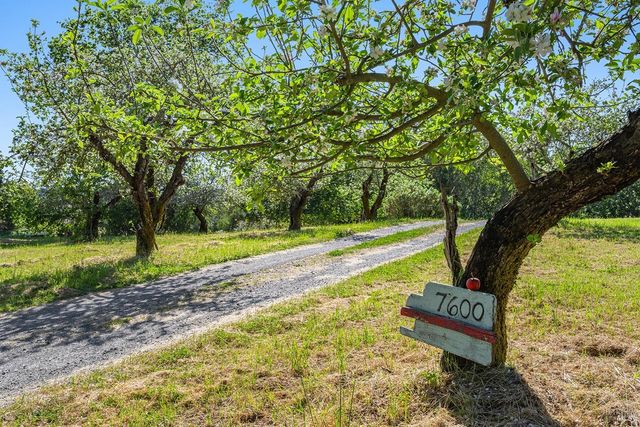 7600 Giusti Rd, Forestville, CA 95436