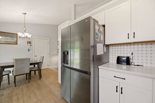 275 S Marlen Dr, Haysville, KS 67060