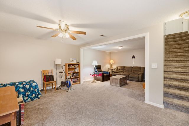 275 S Marlen Dr, Haysville, KS 67060