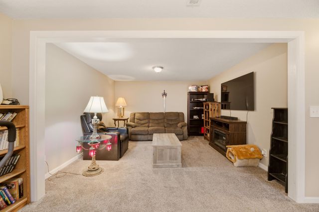 275 S Marlen Dr, Haysville, KS 67060