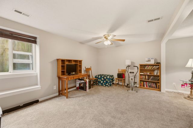 275 S Marlen Dr, Haysville, KS 67060