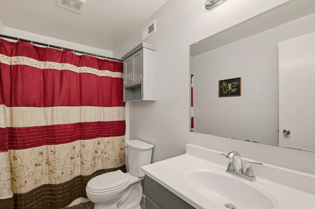 275 S Marlen Dr, Haysville, KS 67060