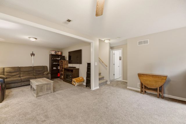 275 S Marlen Dr, Haysville, KS 67060