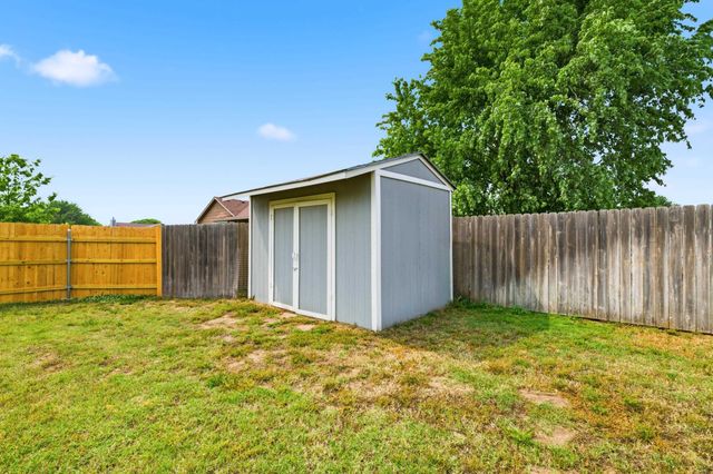 275 S Marlen Dr, Haysville, KS 67060
