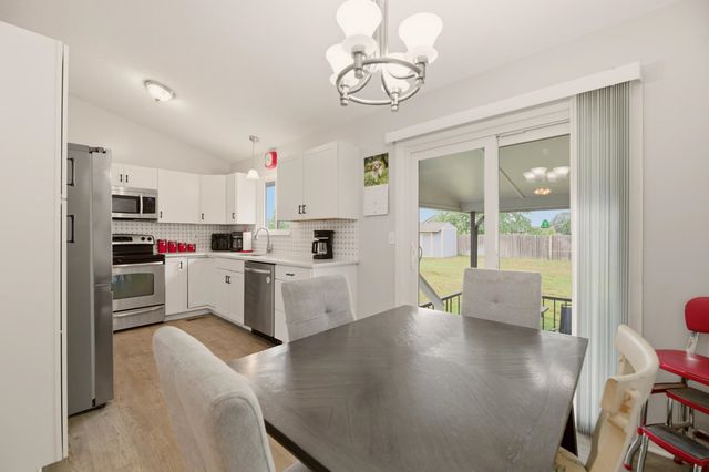 275 S Marlen Dr, Haysville, KS 67060