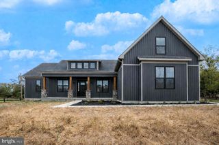 5 JINGLE BELLS CT, Harpers Ferry, WV 25425