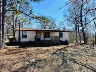535 HAMBURG RD, Michie, TN 38357