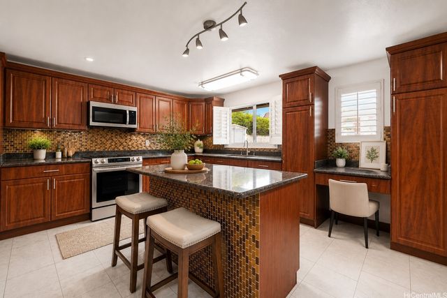 91-1047 Huluhulu Street, Ewa Beach, HI 96706