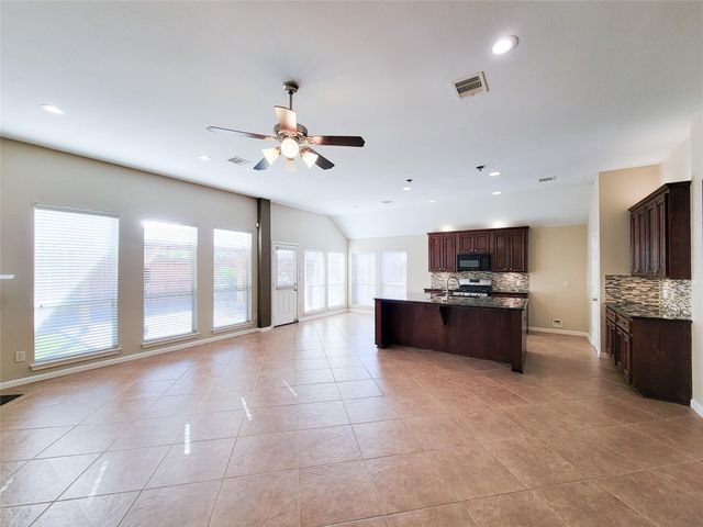 9514 Garnet Falls Lane, Humble, TX 77396