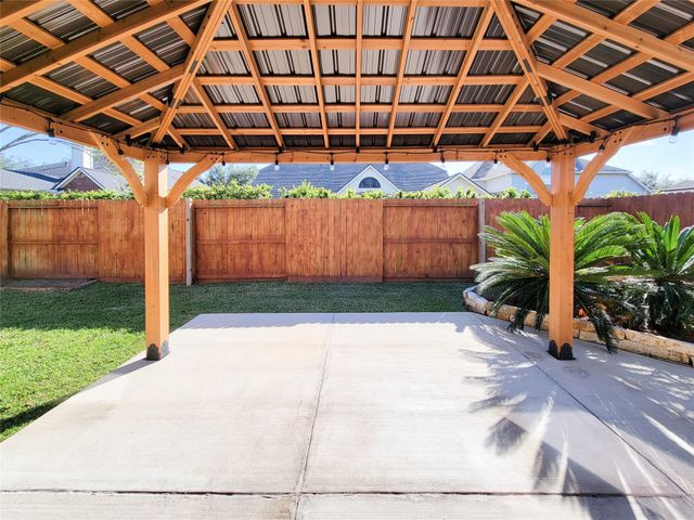 9514 Garnet Falls Lane, Humble, TX 77396