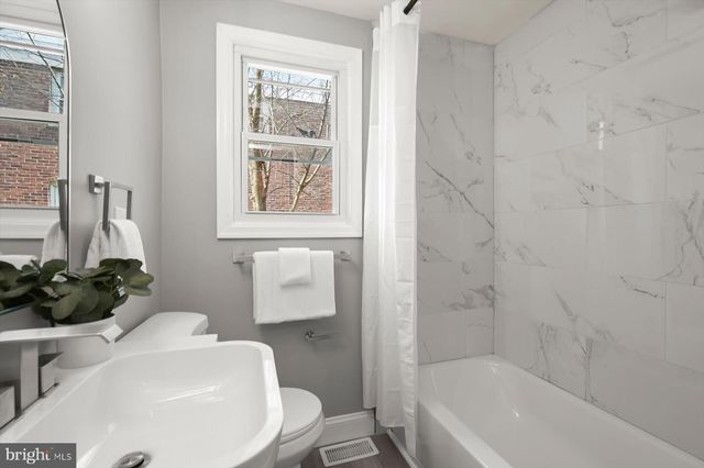 750 CHARING CROSS RD, Baltimore, MD 21229