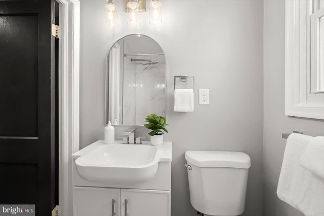 750 CHARING CROSS RD, Baltimore, MD 21229