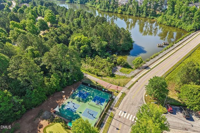 527 Tomkins Loop, Cary, NC 27519