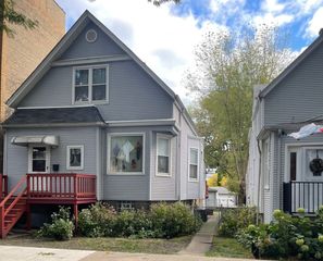 6065 N Hermitage Avenue, Chicago, IL 60660
